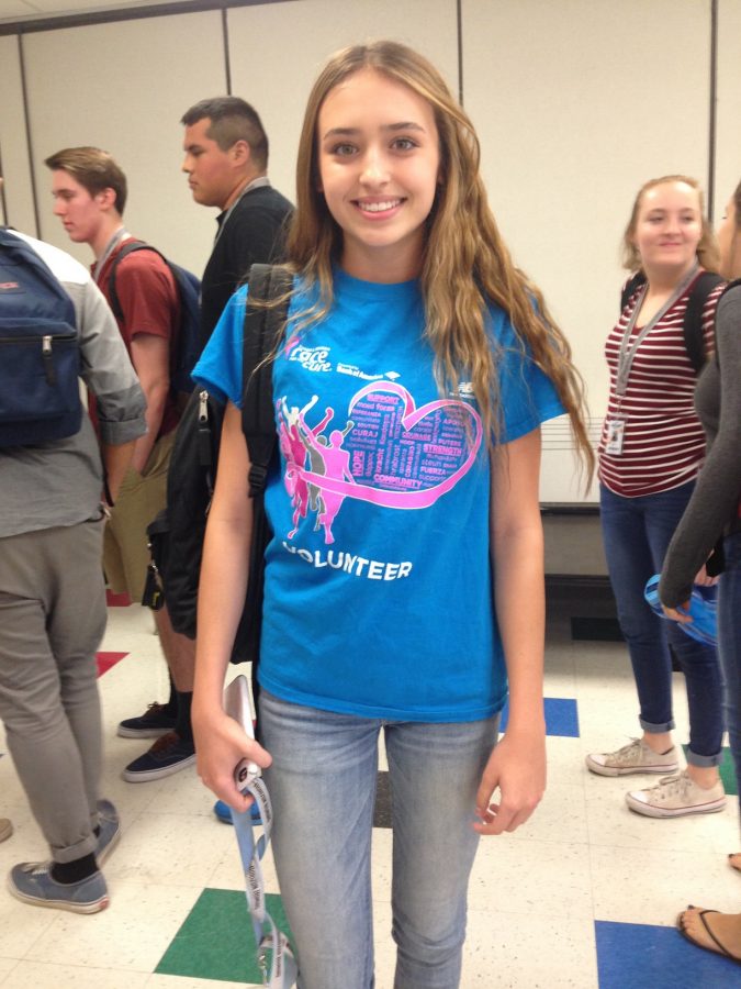 Junior Alexa Page wore a shirt to raise awareness for breast cancer.