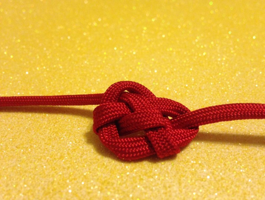 A knot shaped like the popular Valentines day image of a heart.