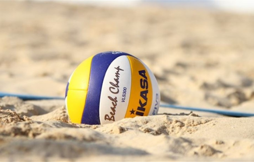 Beach and court volleyball bear both differences and similarities.