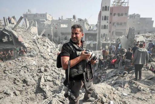 Palestinian photojournalist, Mahmud Hams, has won multiple awards for his coverage in Gaza.