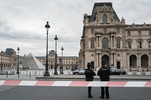 French police block off the Louvre after the robbery. 